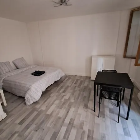 Apartment Budgetbnb Larmodieu 1 *